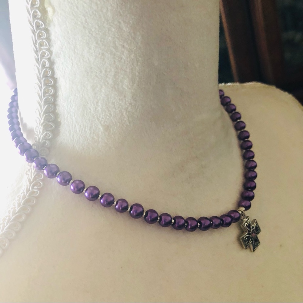 Handcrafted repurpose stone Maltese cross pendant Czech glass Pearl necklace - Picture 3 of 10